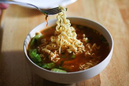 孕期血糖高能吃方便面吗