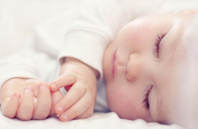 宝宝的睡眠多重要？难怪我一直不聪明，多半是小时候没睡好