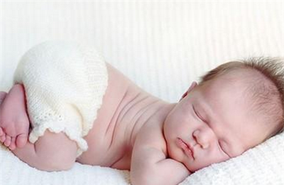 出生23天新生儿睡眠少怎么办?