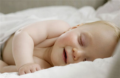 新生儿睡觉打呼噜是怎么回事?