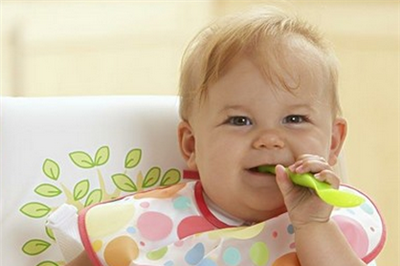 早产儿什么时候添加辅食?