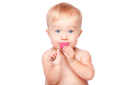 学习帮婴儿应对鼻涕、鼻塞的方法