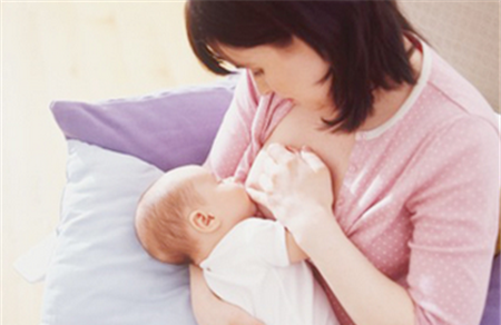 母乳喂养的方法与技巧