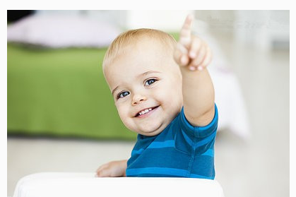 宝宝抬头早好不好？