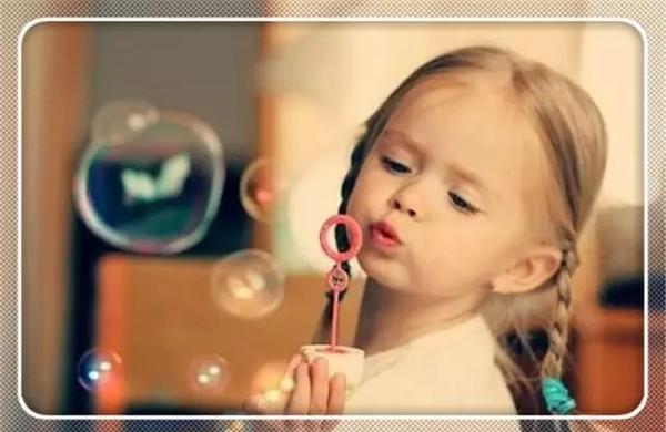 孩子发脾气，妈妈们知道如何让他们马上冷静下来吗？