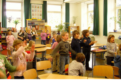 幼儿园混龄班的利弊