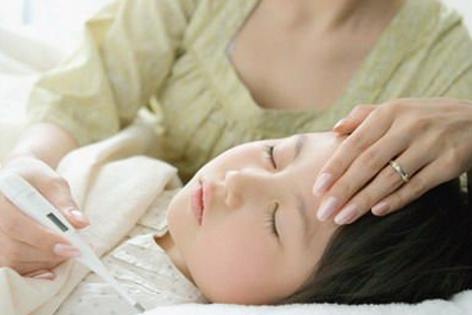 怎么判断宝宝长牙发烧？