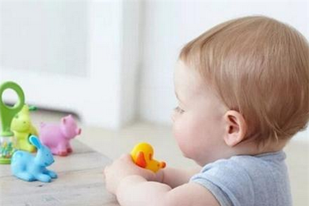 宝宝长牙磨牙棒好还是牙胶好？