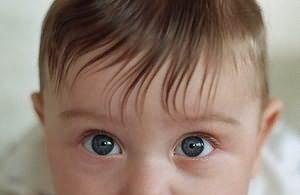 宝宝视力发育过程