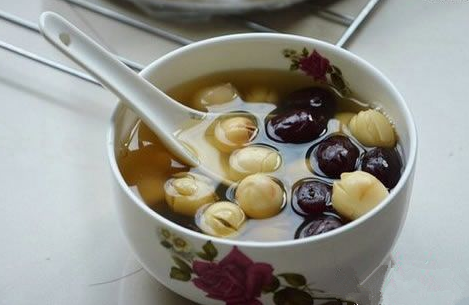 红枣莲子甜汤 孕期妈妈的美颜养生汤