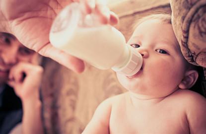 妈咪当心！如果用这种方式冲奶，会引起宝宝营养不良！