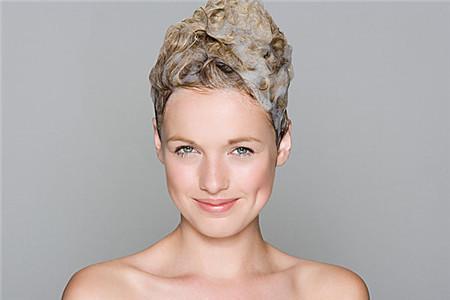 小月子多久可以洗头