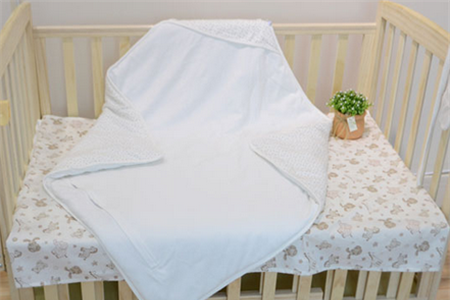 夏天出生的宝宝需要抱被吗