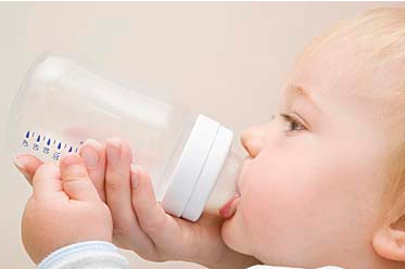 新生儿吐奶腹泻怎么办