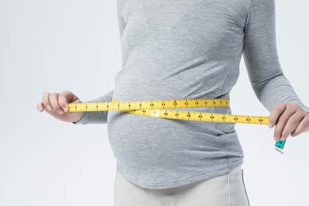 病毒性感冒发烧吃什么食物？