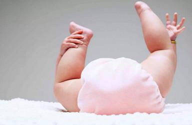 纸尿裤影响男宝的生殖发育，这是真的吗？