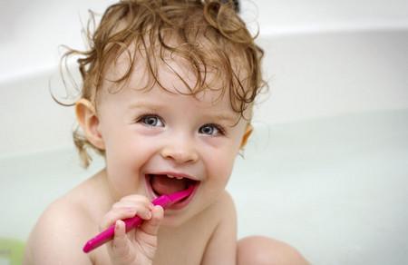婴幼儿到底能不能用电动牙刷？