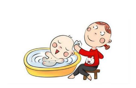 如何帮宝宝洗澡+脐带护理