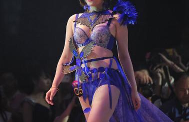 胸部小如何丰胸 找最有效的丰胸方法超简单