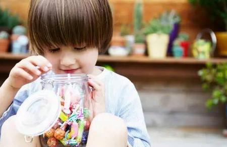 孩子近视竟坏在吃上，99％的家长都不知道的真相