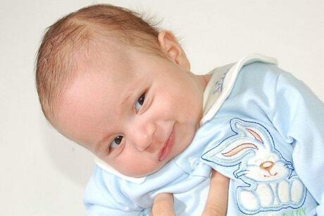 别让宝宝穿开裆裤了，这些危害让人触目惊心