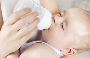 早产儿吐奶是什么原因