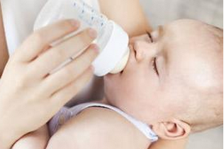 早产儿吐奶是什么原因