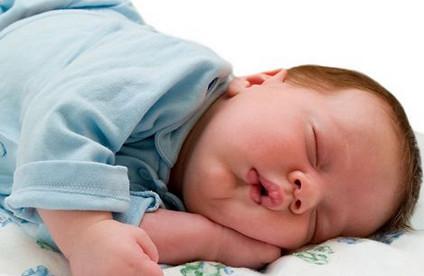 幼儿睡觉打呼噜是什么原因造成的？