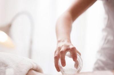 月子病拔罐可以治好吗？