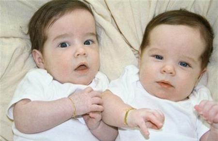 怀双胞胎容易早产吗