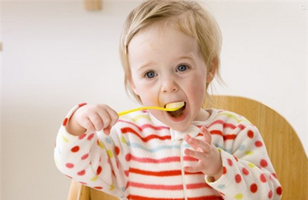 宝宝消化不良吃的少影响发育吗