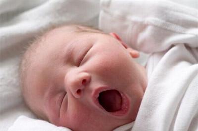 新生儿打嗝是排气吗?