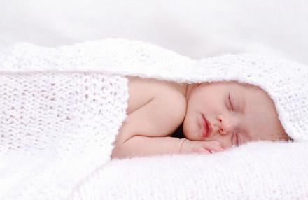 如果宝宝实在不肯好好睡觉，试试这10种办法吧