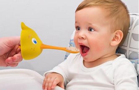 专家揭秘：宝宝大脑发育必需的3种营养素