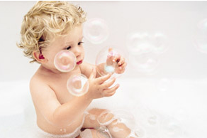 宝宝拉绿屎可以洗澡吗