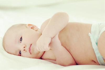 新生儿鼻塞咳嗽打喷嚏怎么办