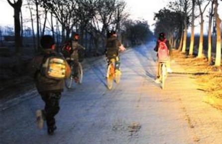 铅笔、橡皮、红领巾……娃能不能不丢？