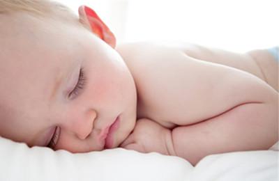 新生儿鼻塞平躺睡觉呼吸困难怎么办