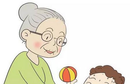 看到婆婆给孩子这样喂饭，她再也不敢把孩子交给婆婆带