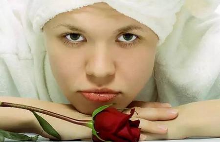 女人私处分泌物如果出现这些异常，千万要当心…
