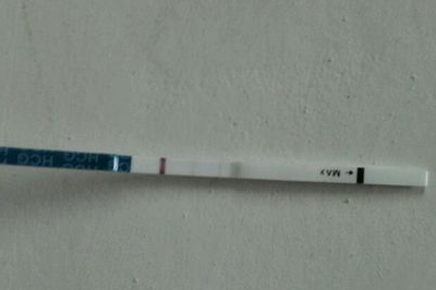 早早孕试纸一深一浅