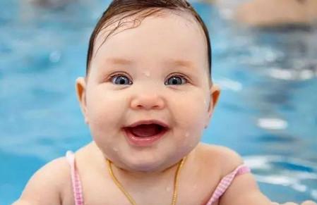 炎热夏天带宝宝游泳，先看看这篇攻略再说！