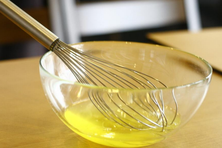 鸡蛋清敷脸有什么好处