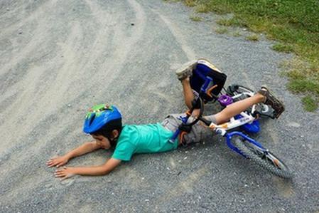 6岁女孩跑步摔倒后骨裂，原因竟是……