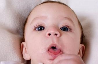 宝宝喉咙有痰呼呼响