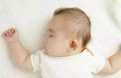 这3种睡姿是会改变宝宝颜值的，妈妈们要多留意啦