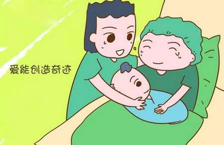 妈妈的一个小动作将宝宝从死亡线拉了回来，创下医学奇迹