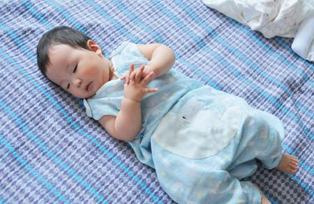 月亮小兔分腿式睡袋，宝妈们快学起来！