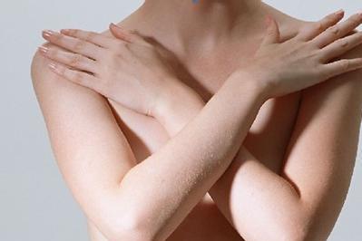 16岁女生胸部发育标准