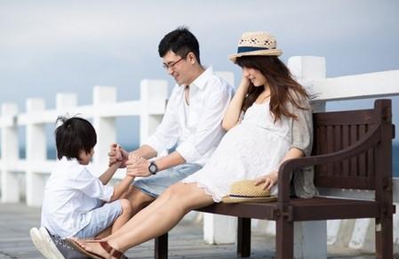 妈妈二胎后孩子无故患上抑郁症，背后原因让人心酸